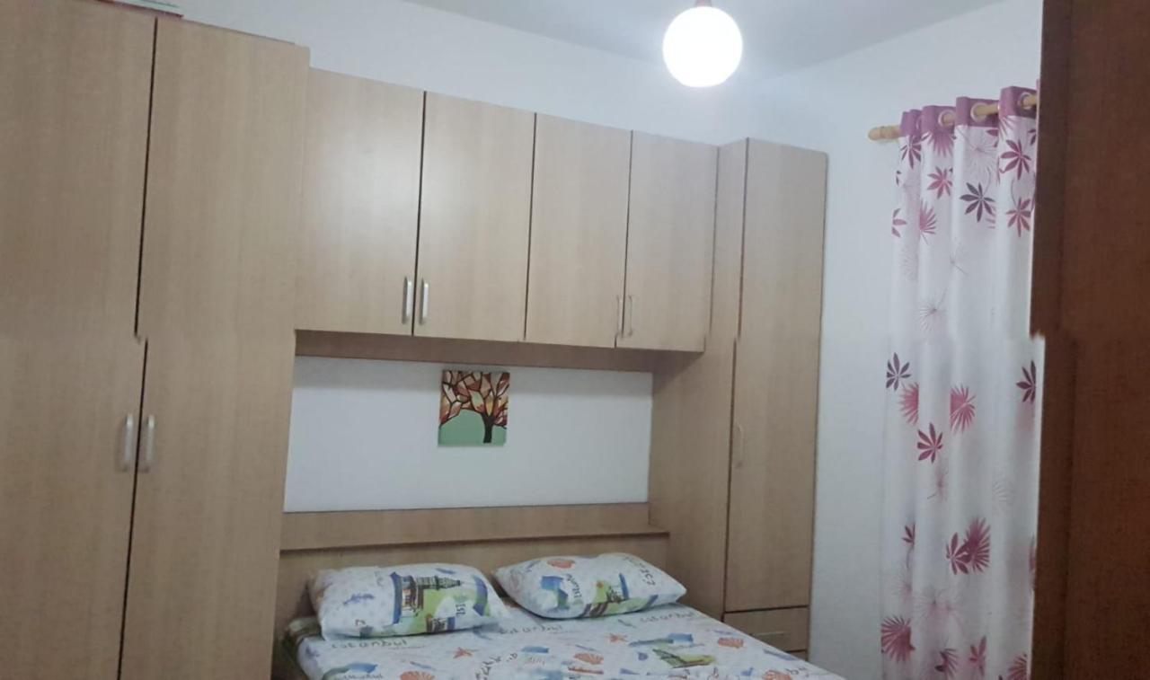 Dom wakacyjny Lalzi Bay, Lura 1 Ground Floor Apartament Durrës